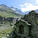 Als wir vom Talgrund den Wanderweg hinauf zur Cabane du Vélan einschlagen, kommt erstmals der Grand Combin in Sicht