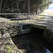 Zethauer Kunstgraben, Schütz am Helbigsdorfer Bach, hier erfolgt eine nennenswerte Einleitung in den Graben