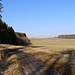 Zethauer Kunstgraben, Grabenführung in einer weiten Schleife entlang der Höhenlinie