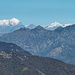Blick ins Simplongebiet: Monte Leone (3553 m) und, jenseits der Rhone, das markante Aletschhorn (4193 m) in den Berner Alpen.