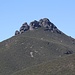 Gute Übersicht über die schroffe Felskrone des Talyuberlup Peak. 
