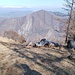 Il Monte della Colonna e il Monte Ganna dove si vede la via di [u Poncione] sulle rocce chiare