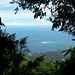 Ein erster Blick aus dem Dschungel auf das Meer und White Island ganz im Norden von Camiguin. Dort befindet sich ein schönes Schnorchel- und Tauchgebiet.