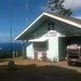 PHIVOLCS-Observatorium am Hibok-Hibok. Mein Geo-Kollege Luisito, der hier arbeitet, hat mir einiges an Vulkangesteinen auf der Insel gezeigt.