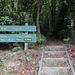 Holzschild am Parkplatz