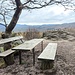 Schöne Raststelle direkt am Meisenstein. Ungefähr 20 m unterhalb steht noch eine Schutzhütte.