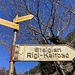 ein sehr alter Wegweiser