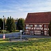 Hier auf dem Kirchhügel sollte eigentlich ein Model des Schlosses von Eishausen stehen - das allerdings (zur Zeit? In den Wintermonaten?) nicht am Ort war.