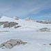 Blick zu bereits auf Skitour bestiegenen Gipfeln 