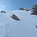 Rückblick Richtung Gipfel, zu dem es 43-45°, kurz sogar bis 50° hinaufgeht.