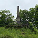 Unterwegs zu Cigánka und Muránsky hrad - Unweit der Hütte befindet sich ein Obelisk aus dem Jahr 1883 als Denkmal für den Fürsten August von Sachsen-Coburg und Gotha. Die Herren von Coburg waren offenbar die letzten Besitzer der Burg Muráň.