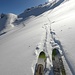 <b>La maggior parte delle volte sono salito lungo il canalone della Val d’Olgia; oggi scelgo quello più ad ovest, che comunque conosco già. L’itinerario mi offre una crosta portante, non rotta dai passaggi di sciatori nei giorni scorsi. Mi permette così di guadagnare quota con una fatica contenuta. Suppongo di aver azzeccato il percorso migliore. </b>