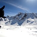 <b>Alle 10:45 pervengo alla Cima 2498 m, pochi secondi prima dell’arrivo di tre sci alpinisti urani, saliti da un’altra parte.</b>
