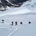 <b>In discesa incrocio un buon numero di gruppi di sci alpinisti partiti più tardi.  </b>