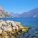 Nach das Tour werden die Füße im See abgekühlt 