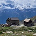 Weissmieshütte mit der Mischabelgruppe im Hintergrund
