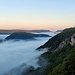 Fast schon bedrohlich kriecht der Nebel die Wand hinauf. 