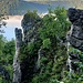 Vom Hausener Felsen lohnt es sich, noch ein paar hundert Meter bis zur Felsgruppe jenseits der Stromleitung nach Nordwesten weiterzugehen.