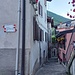 Die Beschilderung schickt uns nach links