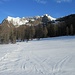 appena alle spalle del parcheggio, attraversata la sterrata (no neve), ci si trova nei prati innevati; sullo sfondo Guà-Palon-Cris-Quiapa