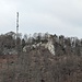 Schillerstein mit Sendemast.
