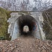 Gleich oberhalb Gerhausen führt der Weg durch einen alten Unterführungstunnel der ehemaligen Portland-Zementfabrik Gebrüder Spohn AG Blaubeuren (gegründet 1871, seit 1938 Heidelberg Zement, 1997 stillgelegt).