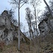 Durch dieses rauhe Tal steigt man auf, hält sich hinten dann rechterhand.