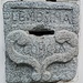 <b>L'elemosina, anzi la lemosina, alla vecchia maniera e ...<br /><img src="http://f.hikr.org/files/4063402k.jpg" /><br />... quella in forma moderna.</b><br />
