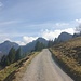 wir kommen an der Gsohlalpe an, die geöffnet ist. Da kehren wir natürlich ein....
