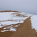 AG 4 (3.3.): <br /><br />Am Beginn des Gipfelplateaus war der höchste Punkt noch nicht zu sehen. Ich wanderte stets dem Weg entlang und musste nur kurz kleine Schneefelder queren. 