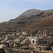 TAG 5 (4.3.) - بشري (Bisharrī): <br /><br />Im westlichen Nachbardorf حدشت (Ḩadshit) unter den 1744m            hohen  خبل مار الياس (Jabal Mār al Īliyās) wird gerade eine neue Kirche gebaut.