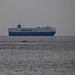 TAG 8 (7.3.) - بيروت (Bayrūt): <br /><br />Ein Frachter fährt langsam zum Hafen Bayrūts ein.