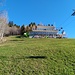 Berggsthaus mit buntem Spielzeug