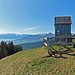 eine kleine "Spielhütte" am Wanderweg