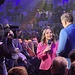 Regina Halmich, die Co-Kommentatorin der Live-Übertragung, hier im Gespräch mit einem MDR-Reporter. Eigentlich schon längst nicht mehr sportlich aktiv, hat sie vor einigen Monaten nochmals durch einen Schaukampf gegen Stefan Raab Schlagzeilen (und Kohle) gemacht.
