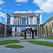 Am Tag 3 nutzten wir die Zeit noch für einen Besuch des Regierungsviertels. Hier zu sehen ist das Bundeskanzleramt. Schon jetzt größer als das Weiße Haus, soll es auch noch für Hunderte Millionen Euro erweitert werden.