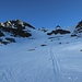 Sommerwegmarkierungen - viel Schnee liegt nicht.
