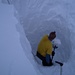Beim Graben eines 4-Meter Schneeschachtes...