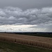 Grau bewölkt verlassen wir den Bussen. Später kommt auch ein Regenschauer direkt zu uns. Also heim.