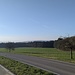 An der Straße hinter Friedingen zeigt sich das Ziel...