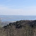 Zum zweiten Mal oben am Parkplatz am Kulminationspunkt mit kleinem Seeblick.