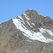 Wo Heiko an jenem Tag hinwollte - auf den Saykogel, der Weg verläuft am linken Rand des großen Schneefeldes auf den Südgrat. Im Gipfelbereich gibt es Stellen II