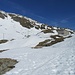 Dogana Italiana, qui si svolta a sinistra e si sale infilandosi nel canalone che costeggia l'evidente bastionata rocciosa