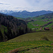 Das Dorf Sattel mit Rigi und Innerschweizer Alpen im Hintergrund