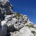 Rückblick Abstiegsrinne/Felsversatz Kante Nordabbruch Stellen I und II/UIAA<br />