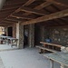 grande riparo con lunghi tavoli