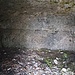 la storia lo sono anche queste caverne, scavate da persone con fatica, sono un museo all'aperto e vanno rispettate: non devono essere un deposito di rifiuti da parte di idioti che lasciano lattine e bottiglie vuote quando se le sono portate piene e decisamente più pesanti!