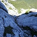 Rückblick Aufstiegsgelände der kleinen felsigen Verschneidung<br />Sieht von oben eher wie eine Rinne aus