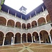 <b>Palazzo Civico, la corte interna.<br />Fu costruito nel 1921-1929 da Enea Tallone (1876-1937).<br /><img src="http://f.hikr.org/files/4069933k.jpg" /></b>