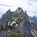 Rückblick auf die bisherige Überschreitung mit Mittlere Arnspitze und Arnplattenspitze im Bildhintergrund